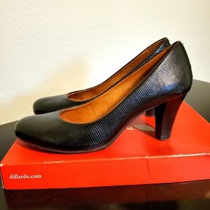 Nurture Marjorrie Black Patent High Heel Pumps